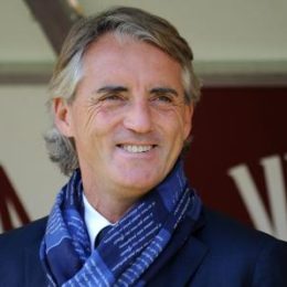 mancini sorrdente sciarpa ave maria